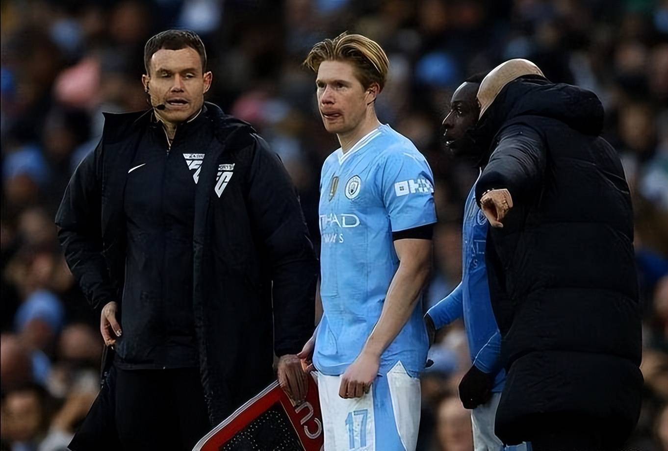 开云-德布劳内回归赛场，赛况扑朔迷离首场状态亮眼，DWG观众沸腾！的简单介绍-开云