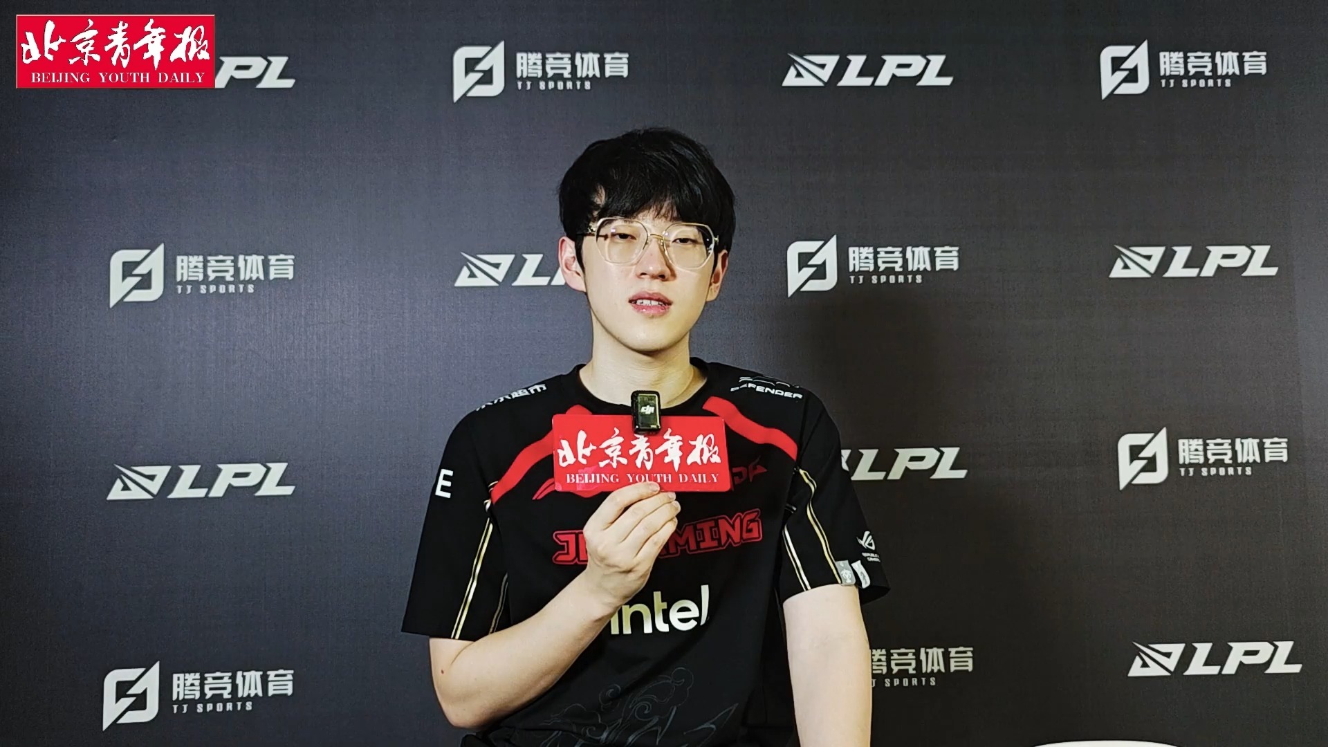 Scout巅峰对决，字母哥与70激战C9分钟，关键助攻胜负难料！