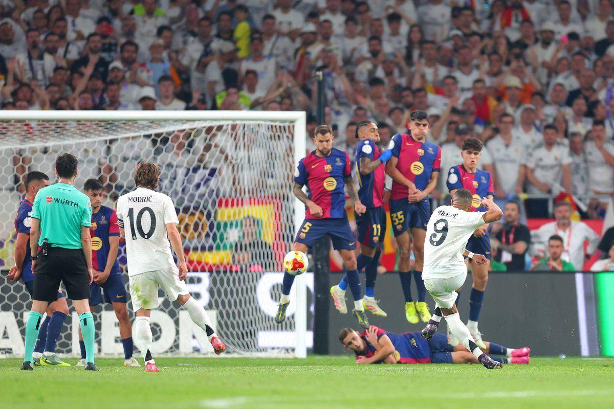 开云官网-姆巴佩重要时刻比赛局势复杂，皇家马德里带队取胜！-开云官网